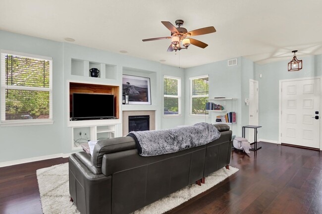 Photo - Spectacular 4 bed 3 bed massive home