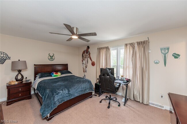 Photo - 30 Cableknoll Ln