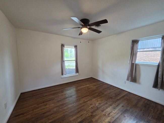 Photo - 3907 Grapevine St