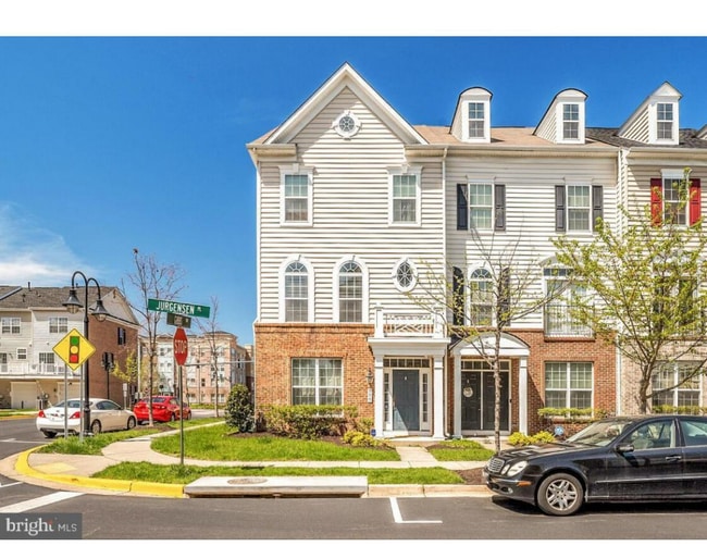 Building Photo - 500 Jurgensen Pl Rental