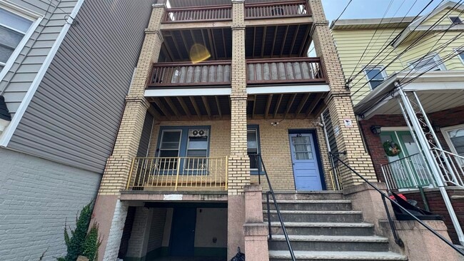 Building Photo - 40 W 17th St Unit 3 Rental