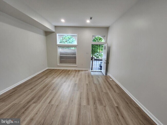 Photo - 2126 McCulloh St