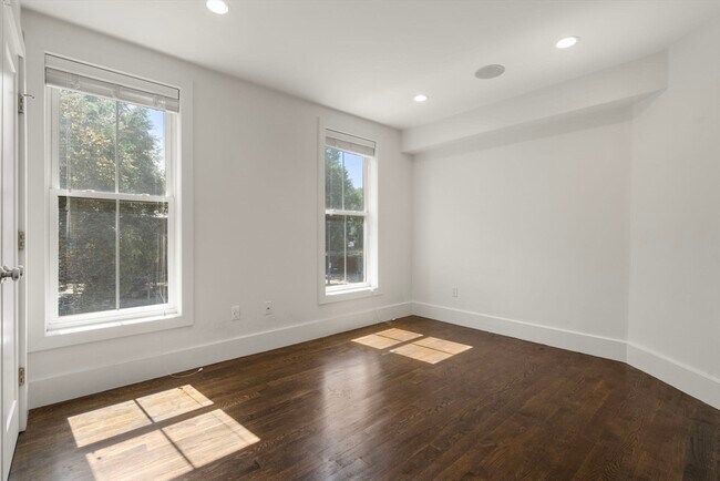 Photo - 12 Mohawk St Unit 3