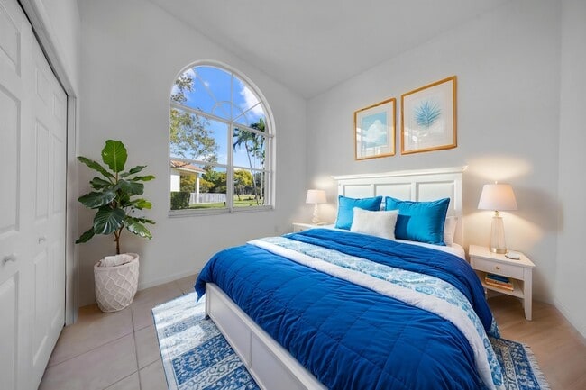 Photo - 608 W Palm Aire Dr