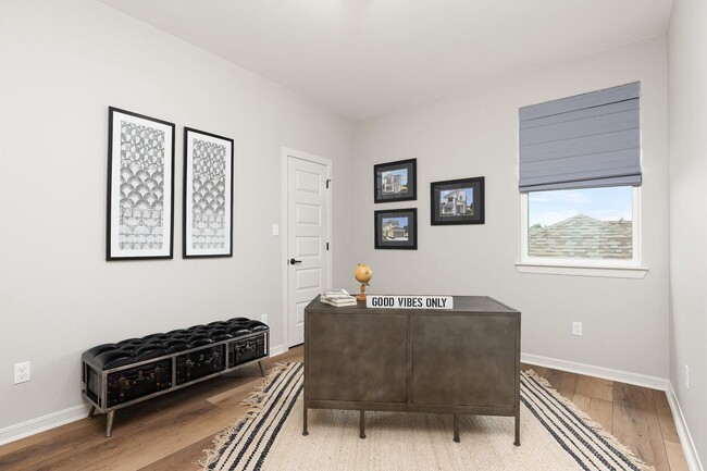 Photo - 10320 N 15th St