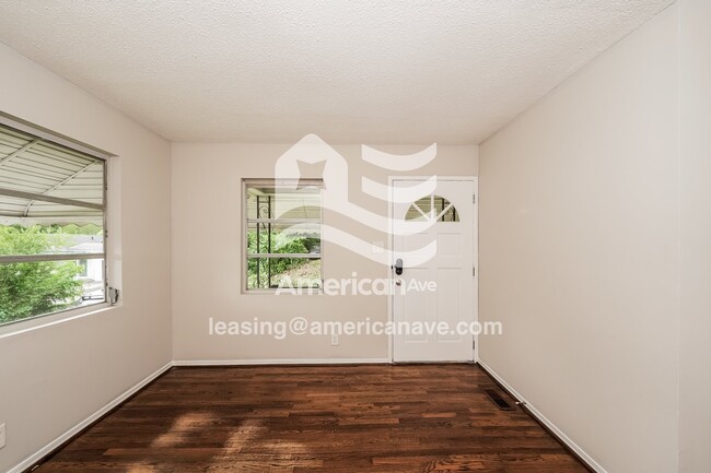 Photo - 2917 20th St N