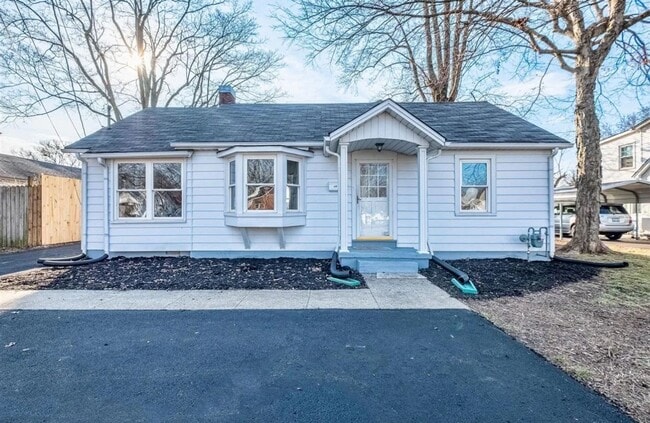 Building Photo - For Rent – 3-Bedroom Home with Basement & ...