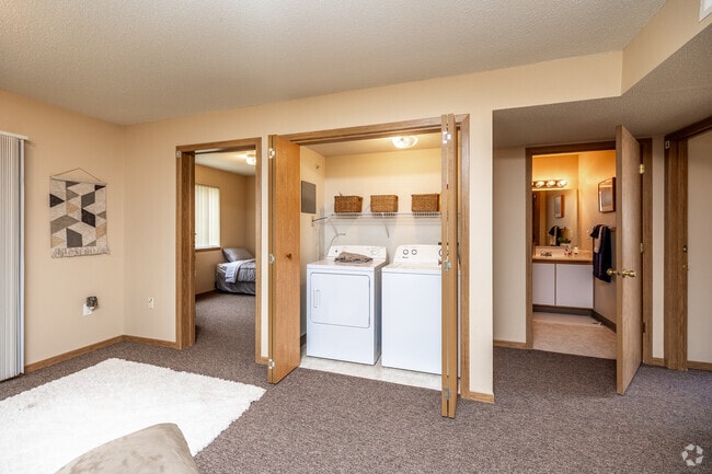 4BR, 2BA - 1,080 SF