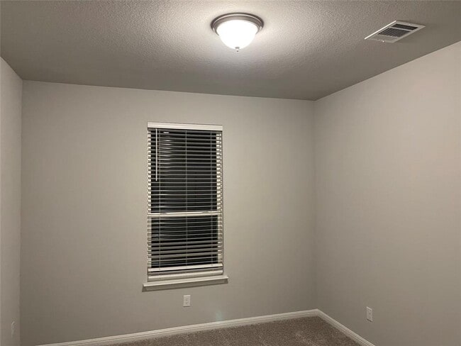 Photo - 316 McLintock Rd