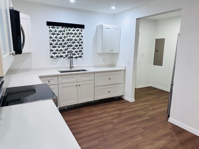 Photo - 329 NE 2nd St