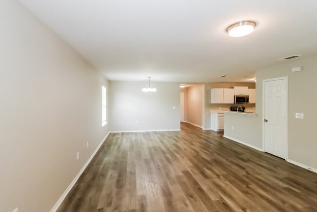 Photo - 1008 Moon Glow Dr