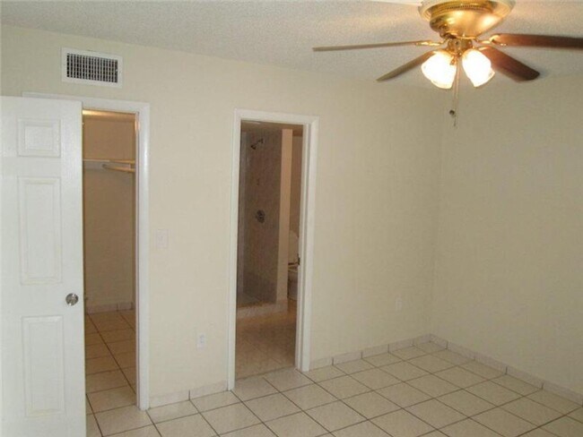 Photo - Spacious 2 Bedroom, 2 Bath Condo in Gated Community