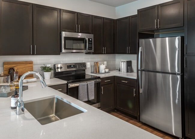 2BD, 2BA - 1055SF - Kitchen