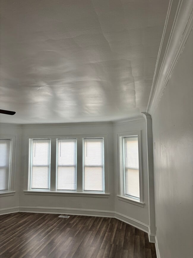 Photo - 7935 S Ellis Ave Unidad Apt 1