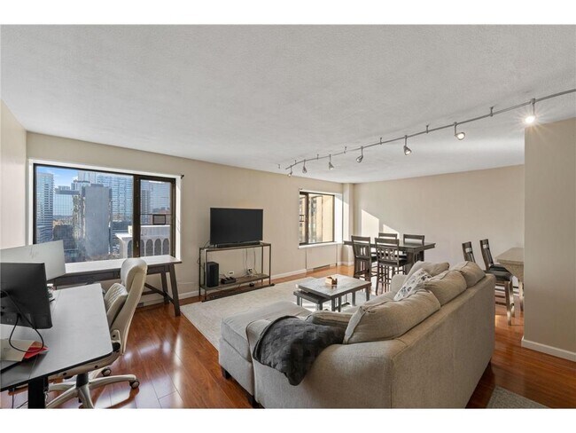 Building Photo - 19 S 1st St Unit B1503