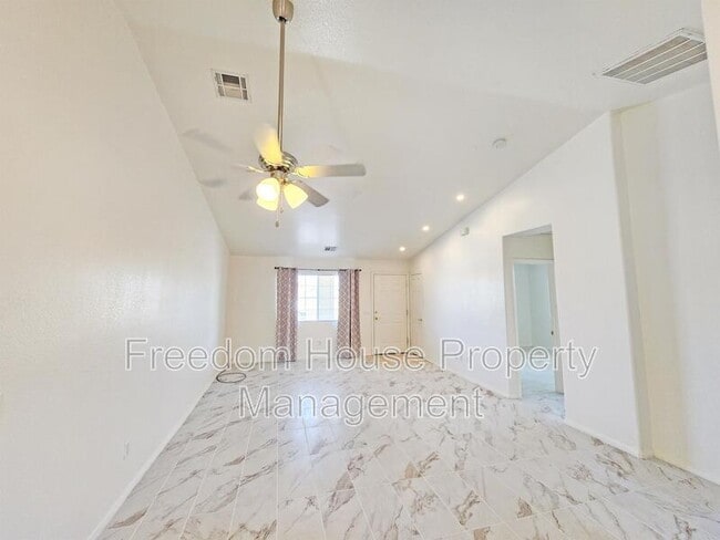 Photo - 600 San Lorenzo St Unidad #B