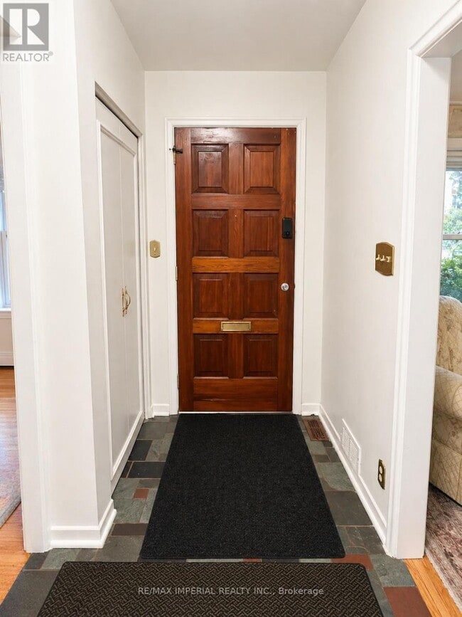 Photo - 6 Prestwick Crescent