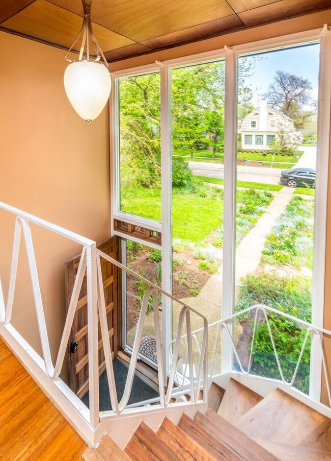 Photo - Beautiful Single Family Home w Massive Yard for Rent