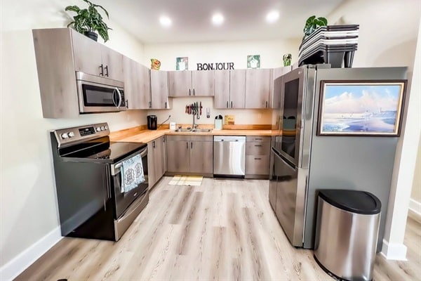 Photo - 1528 5th St Unidad Green