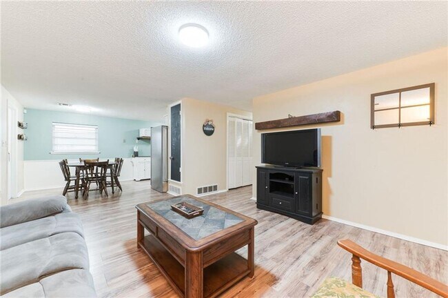 Photo - 3 Bed 1 Bath 1 Car in Bethany, OK PC Schools