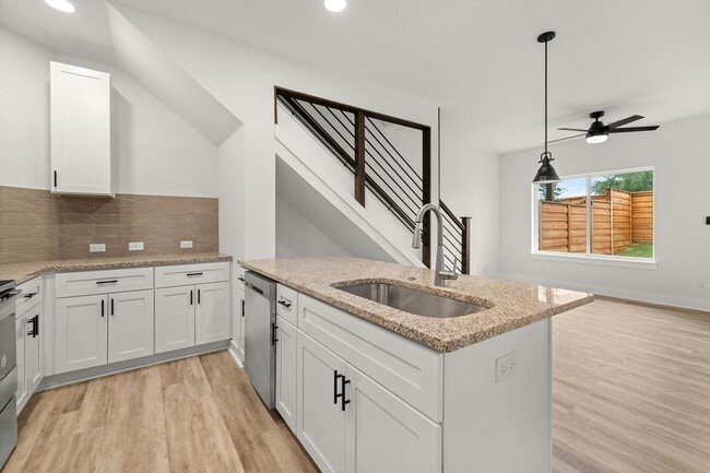 Building Photo - 21201 Portsmouth Cove Unit 2