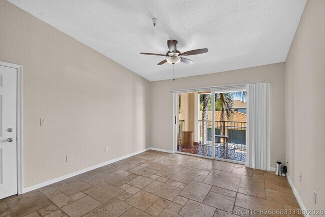Photo - 160 Yacht Club Way Unit 211