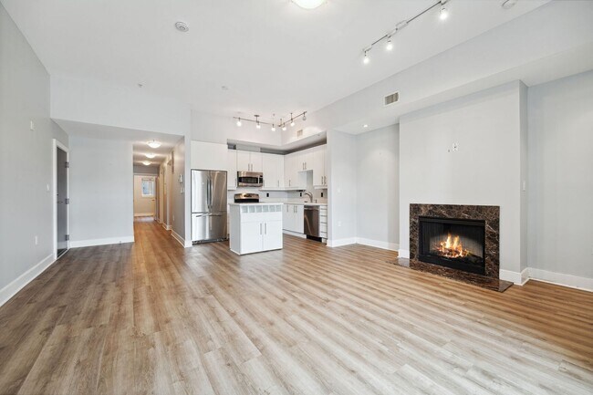 Photo - One month free rent with a lease start dat... Unit 1