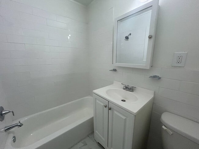 Photo - 681 Rhinelander Ave