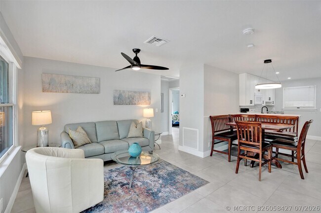 901 SE 14th Ct Unit 1
