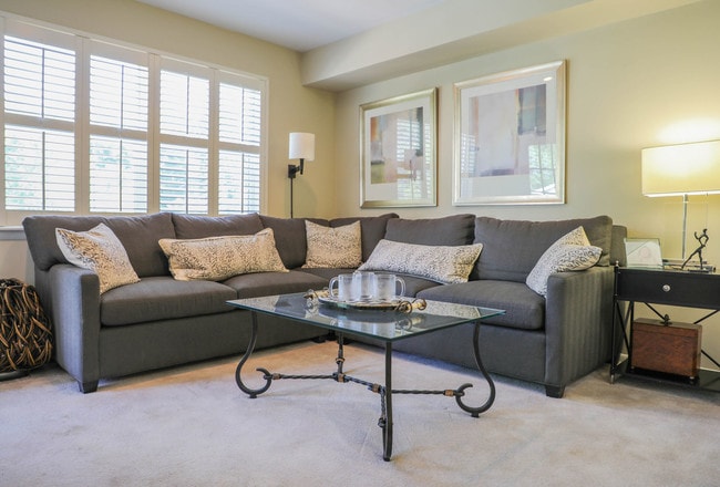 Photo - Cascades Overlook Apts.