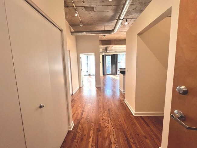 Photo - 1069 W 14th Pl