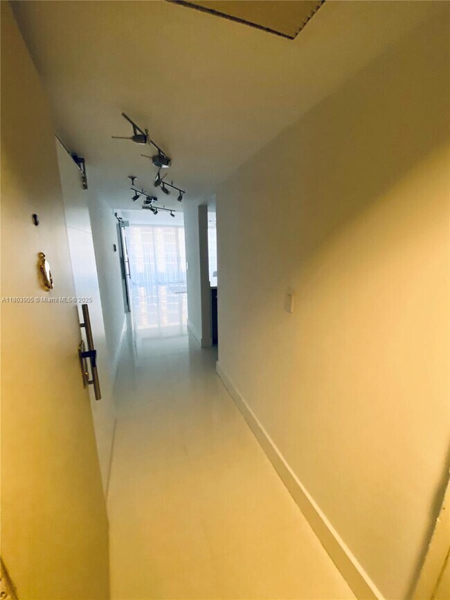 Photo - 555 NE 15th St Condo Unit 27G