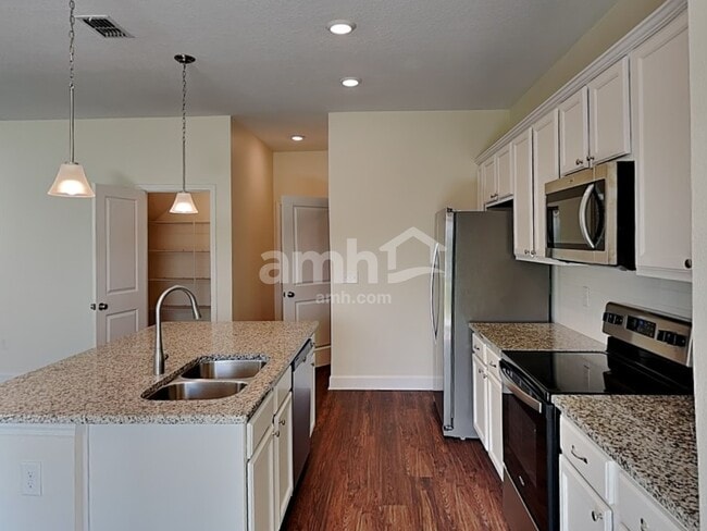 Photo - 4714 Reisswood Loop