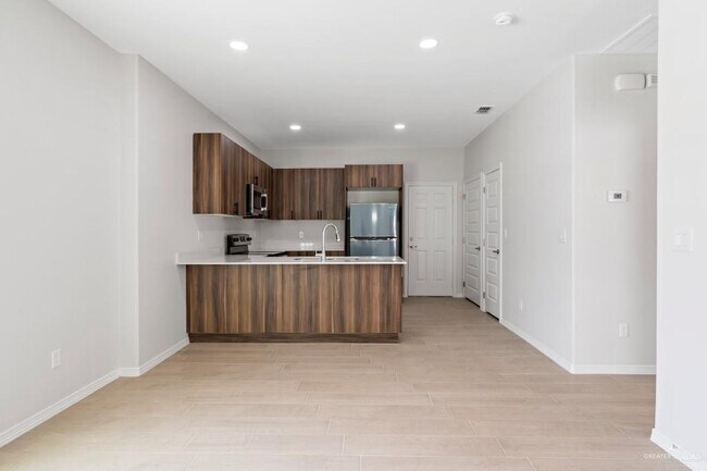 Photo - 11 W Driftwood St Unit 1