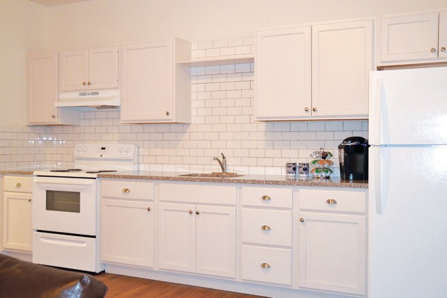 Large Full-Sized Kitchen - College Station