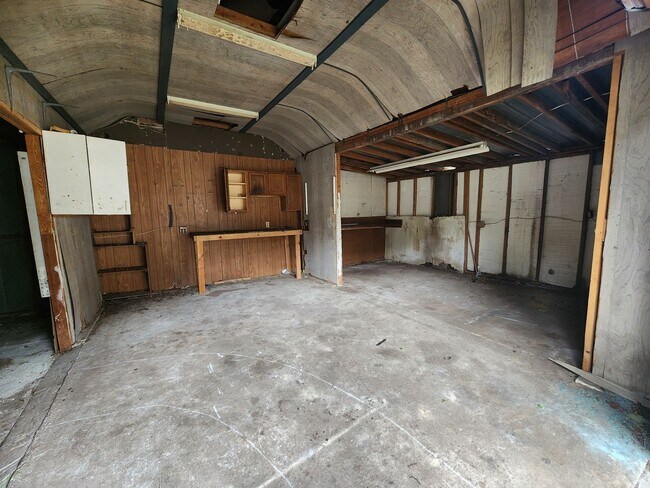 Photo - 3 Bed 2 Bath  FENCED land w/ Workshop 3 Miles from WEC!