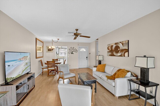 Photo - 2673 Barkley Dr E Unidad B