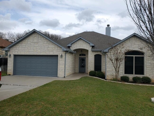 Building Photo - 503 Woodland Park Dr