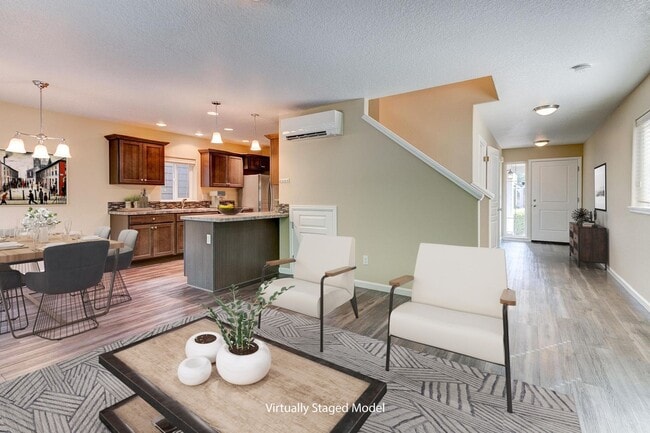 Building Photo - Beautiful Home! Close to Downtown Hillsboro!