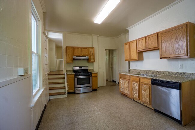 Photo - AVAIL 6/1/26 - Charming 5 bedroom Home wit...