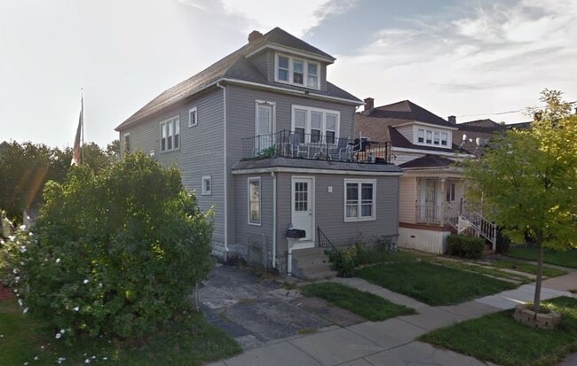 Building Photo - 439 Goethe St Unit Upper