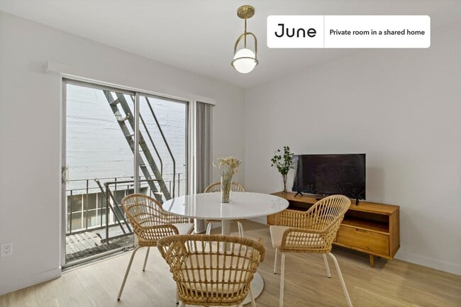 Photo - Room in Shared 5 bed/3.5 bath home Unidad E