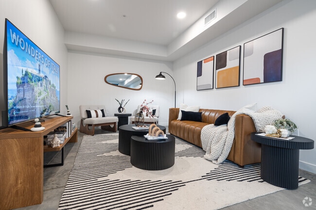 2BR, 2.5BA - 1.325SF - Living Room - Izzy