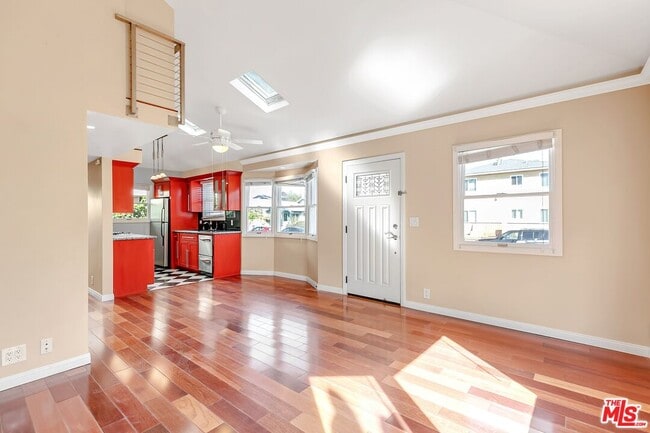 Photo - 325 Vernon Ave Unidad 1