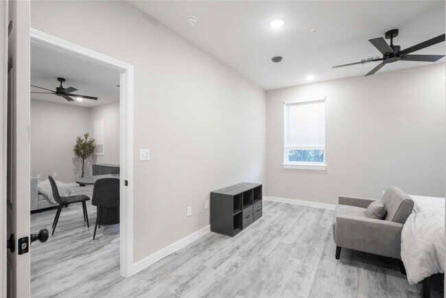 Photo - 2101 Reinke Rd Unit 8302