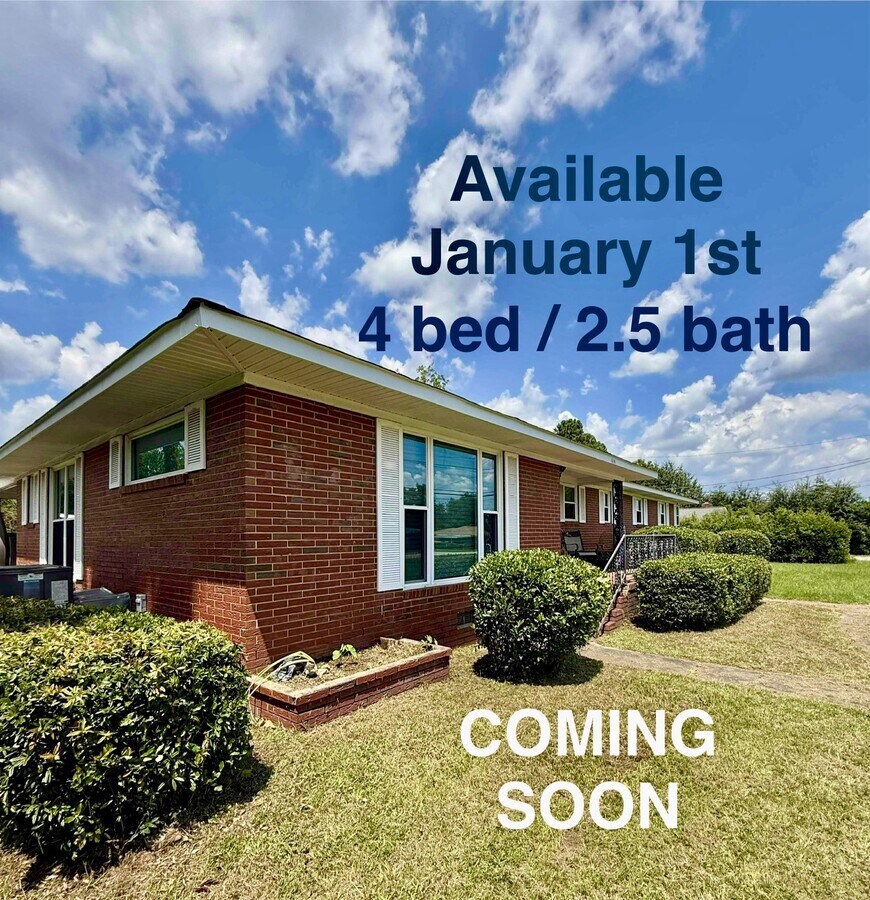 Photo - 614 Camellia St N E