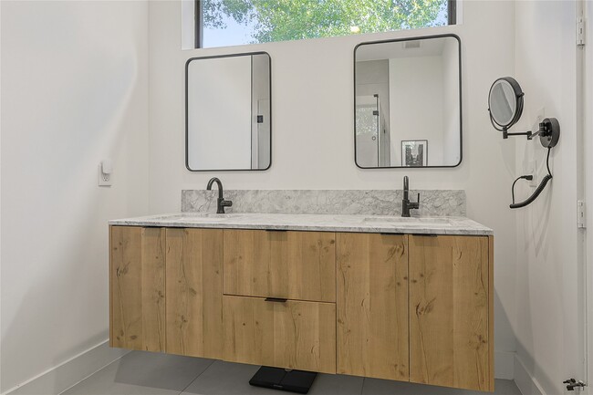 Photo - 1550 Ashway St