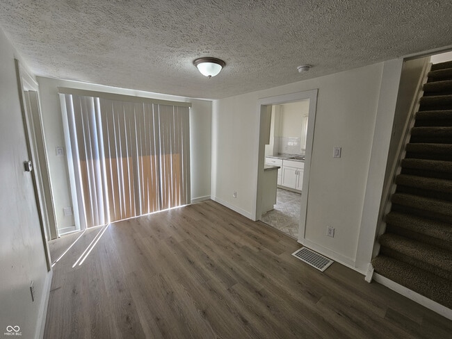 Photo - 835 Tecumseh St