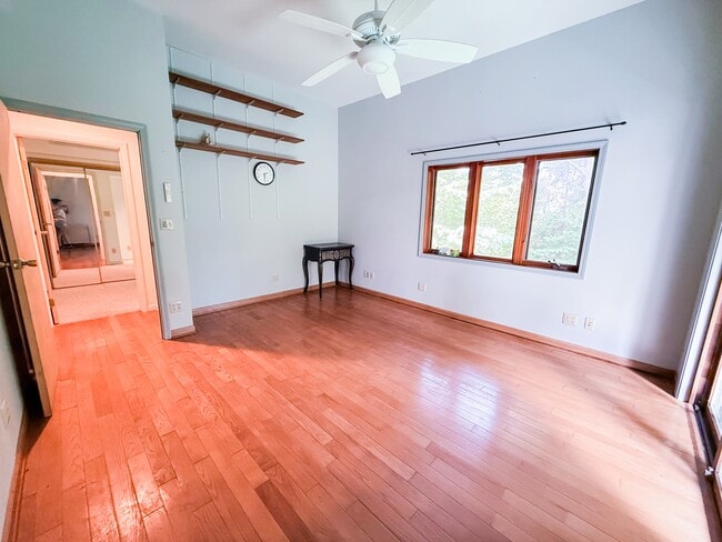 63 Lake Rd Unit 1