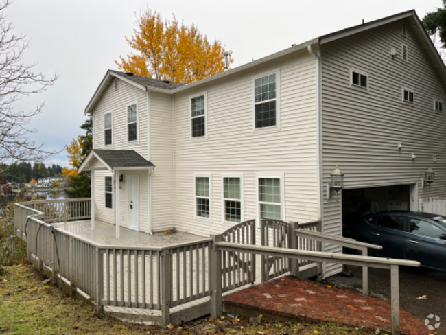 Building Photo - 12 Lake Louise Dr SW Rental